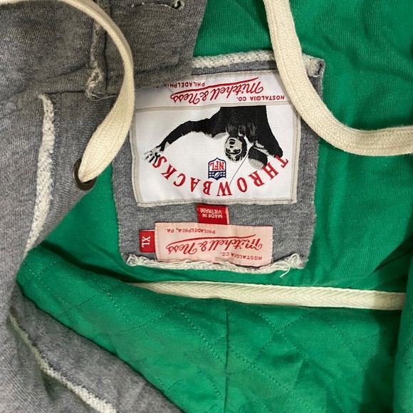 Clothes - Picture 4 of 7